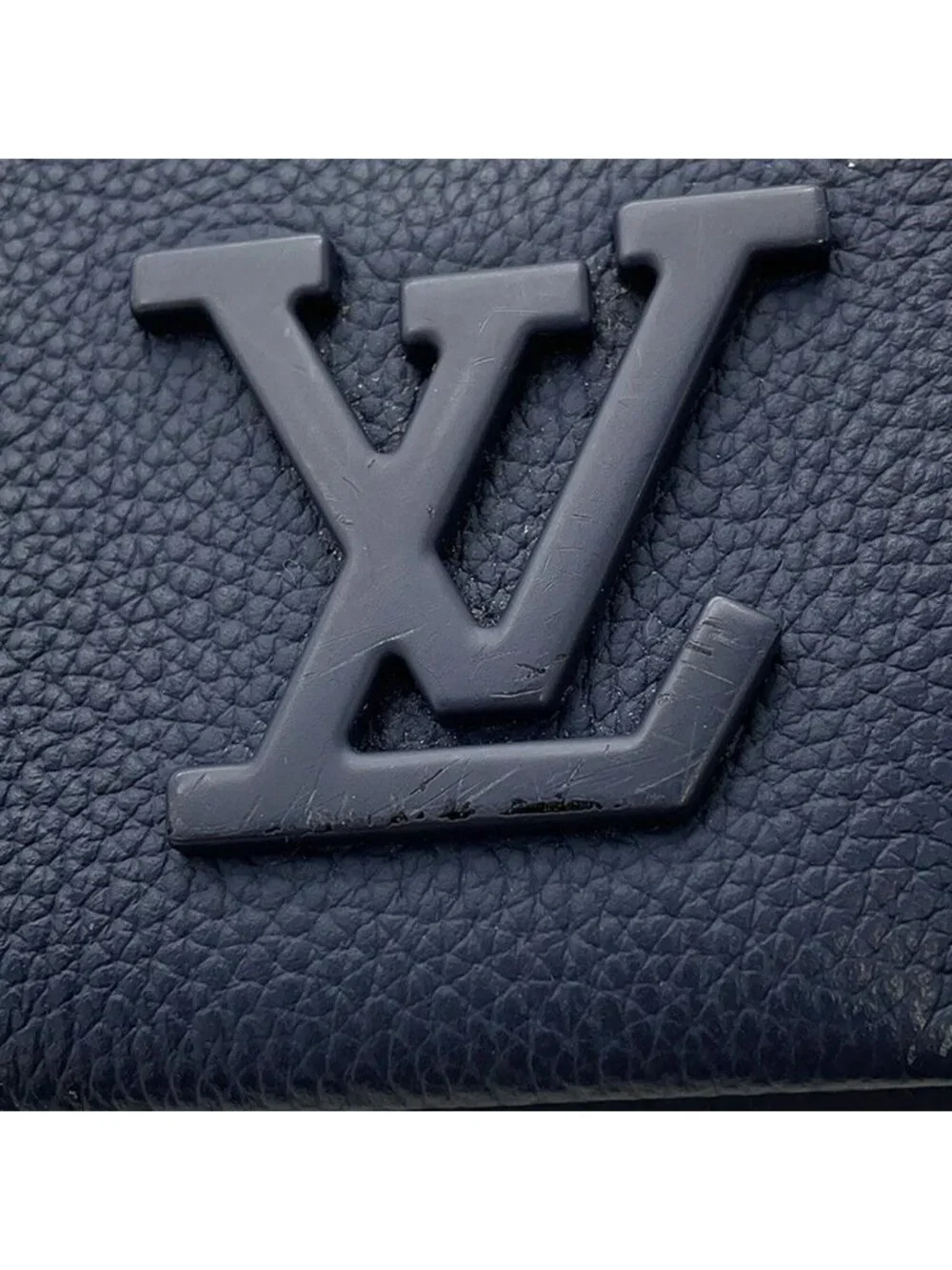 Louis Vuitton Shoulder Bag Gray Leather Takeoff